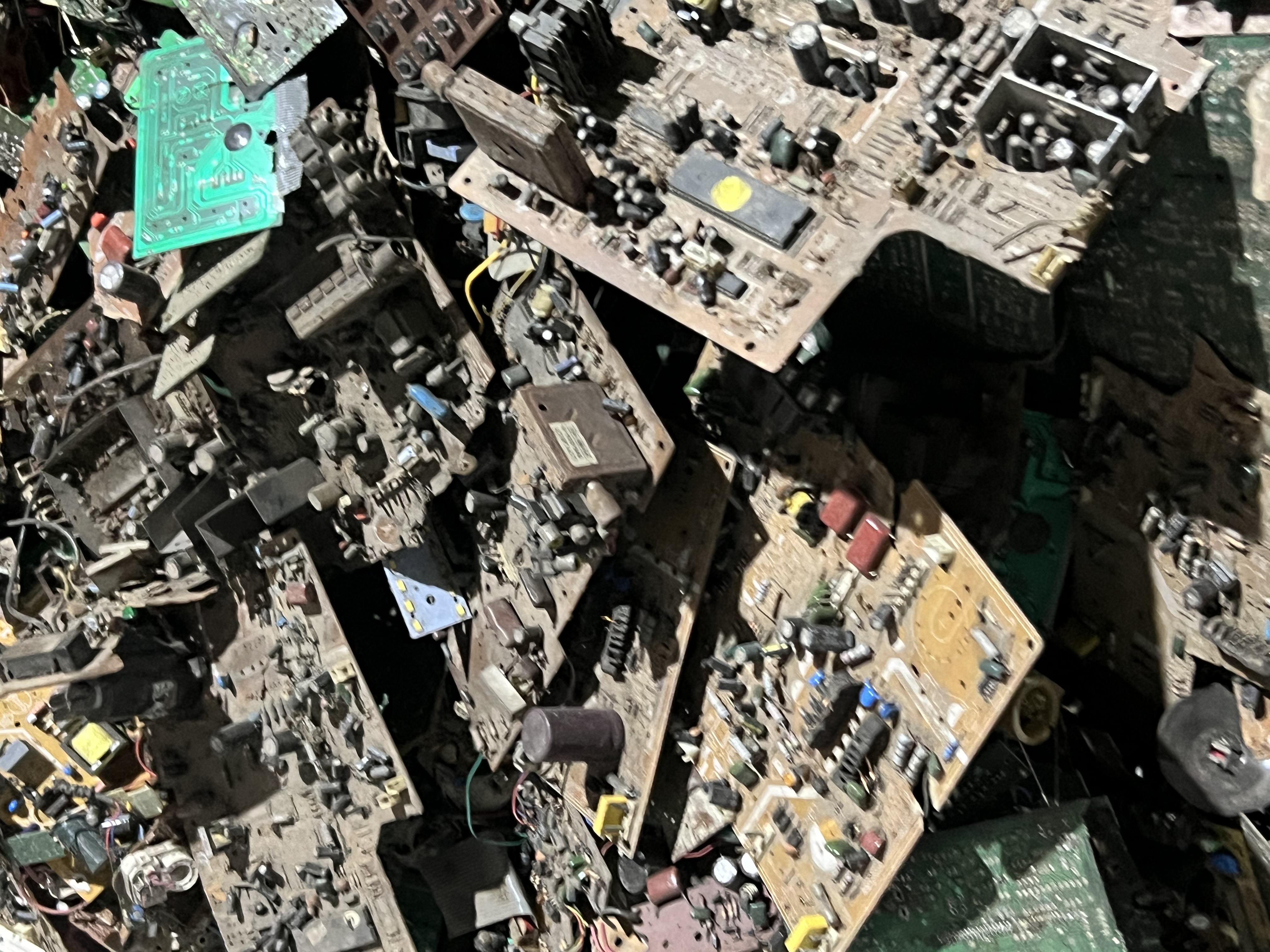 E waste low gread