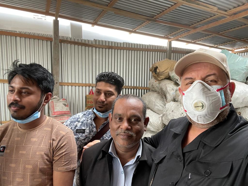 Our Dubai buyer with the company chairman